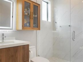 3075 Mary St, Miami FL 33133