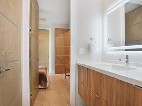 3075 Mary St, Miami FL 33133