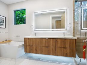 3075 Mary St, Miami FL 33133