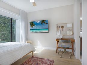 3075 Mary St, Miami FL 33133