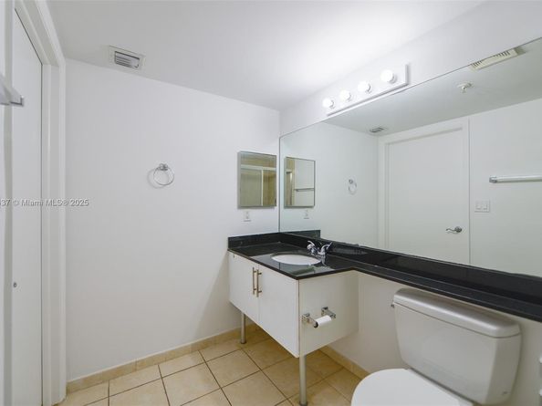 31 SE 5th St 1510, Miami FL 33131