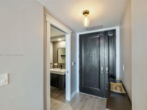 848 Brickell Key Dr 3403, Miami FL 33131