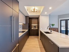 848 Brickell Key Dr 3403, Miami FL 33131