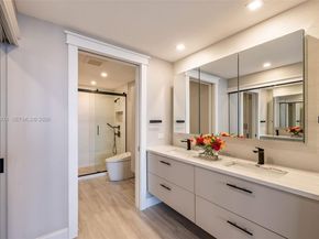 848 Brickell Key Dr 3403, Miami FL 33131