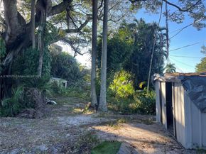 4681 SW 33rd Ave, Dania Beach FL 33312