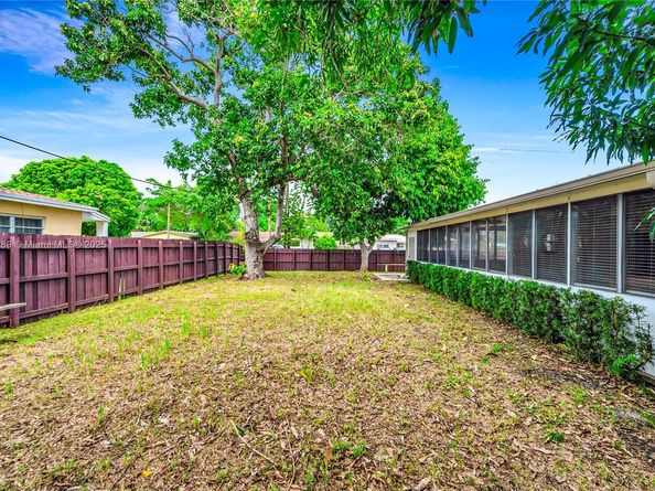 17130 NE 7th Ave, North Miami Beach FL 33162