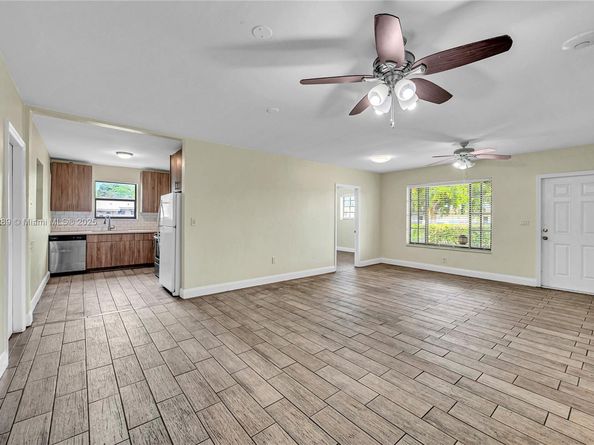 17130 NE 7th Ave, North Miami Beach FL 33162