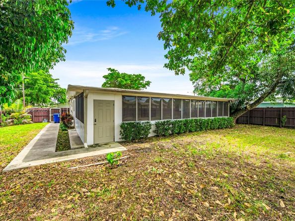 17130 NE 7th Ave, North Miami Beach FL 33162