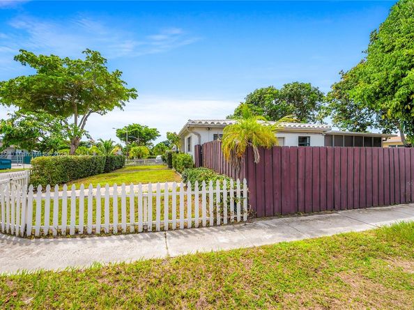 17130 NE 7th Ave, North Miami Beach FL 33162