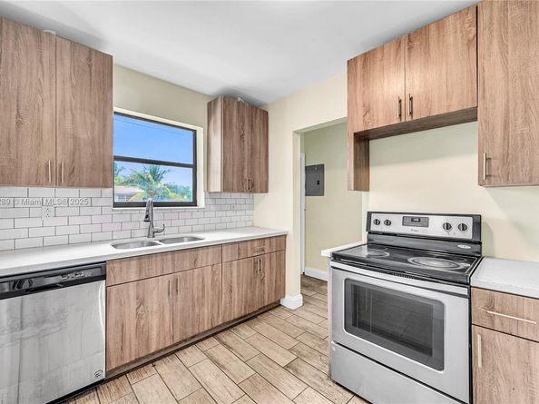 17130 NE 7th Ave, North Miami Beach FL 33162