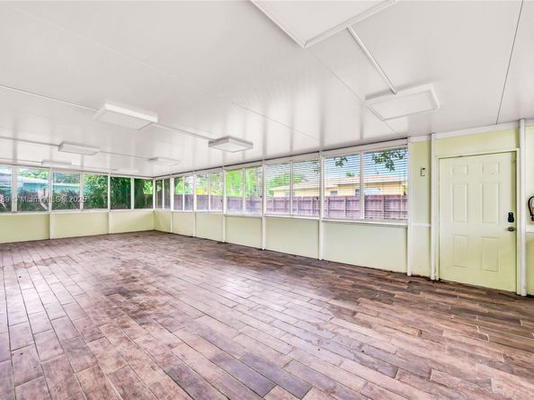17130 NE 7th Ave, North Miami Beach FL 33162