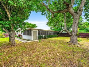 17130 NE 7th Ave, North Miami Beach FL 33162