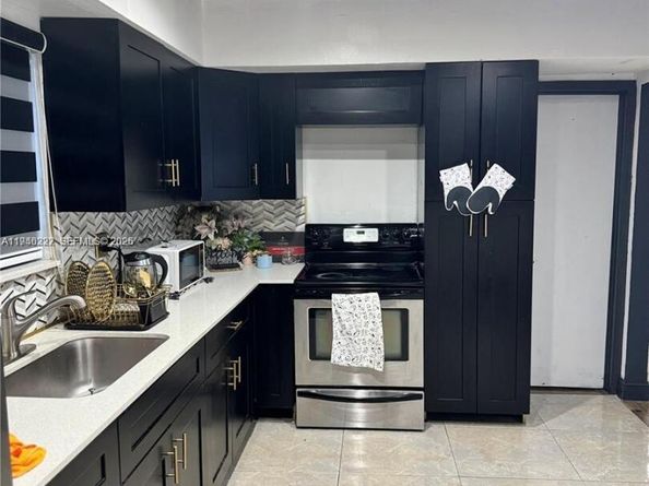 1241 NW 196th St, Miami Gardens FL 33169