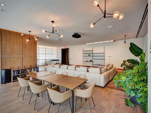 159 NE 6th St 3405, Miami FL 33132