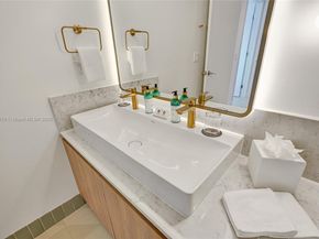 159 NE 6th St 3405, Miami FL 33132