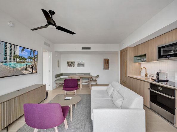 159 NE 6th St 3405, Miami FL 33132