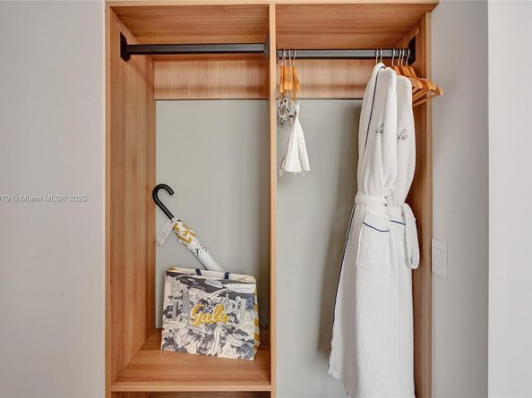 159 NE 6th St 3405, Miami FL 33132