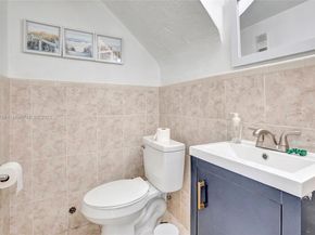 5960 NE 5th Ct 9, Miami FL 33137