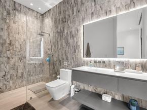 8271 SW 67th St, Miami FL 33143