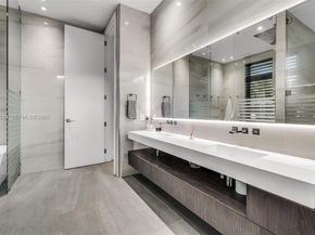 8271 SW 67th St, Miami FL 33143