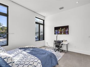 8271 SW 67th St, Miami FL 33143