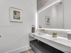 8271 SW 67th St, Miami FL 33143