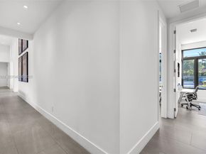 8271 SW 67th St, Miami FL 33143