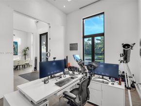 8271 SW 67th St, Miami FL 33143