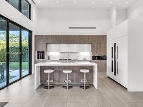 8271 SW 67th St, Miami FL 33143