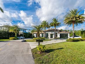 8271 SW 67th St, Miami FL 33143