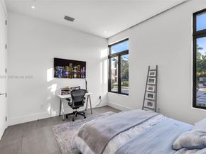 8271 SW 67th St, Miami FL 33143