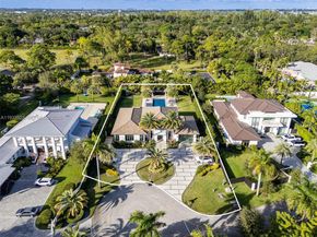 8271 SW 67th St, Miami FL 33143