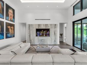 8271 SW 67th St, Miami FL 33143