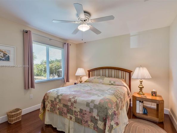 8330 SW 176th St, Palmetto Bay FL 33157