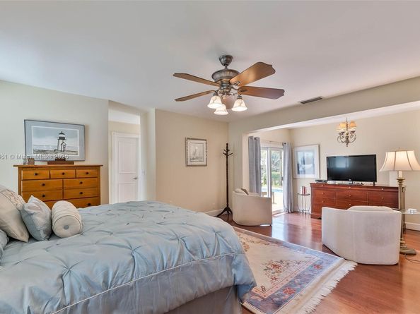 8330 SW 176th St, Palmetto Bay FL 33157