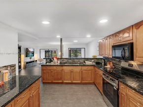 6545 Racquet Club Dr 115, Lauderhill FL 33319