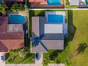 2415 NE 35th Dr, Fort Lauderdale FL 33308