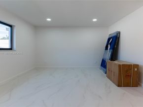 2415 NE 35th Dr, Fort Lauderdale FL 33308