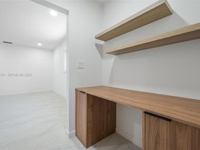 2415 NE 35th Dr, Fort Lauderdale FL 33308