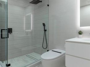 2415 NE 35th Dr, Fort Lauderdale FL 33308