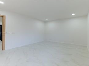 2415 NE 35th Dr, Fort Lauderdale FL 33308