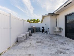 2415 NE 35th Dr, Fort Lauderdale FL 33308