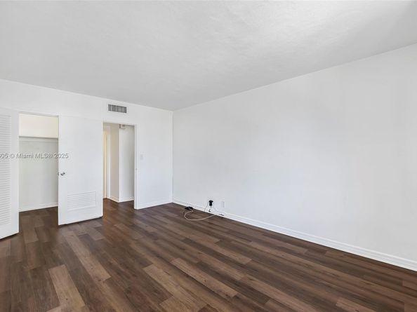 Undisclosed Address #A11890605, Miami Beach FL 33139