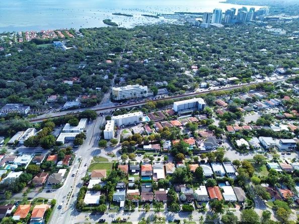 2241 SW 26th St, Miami FL 33133