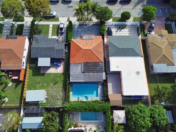 2241 SW 26th St, Miami FL 33133