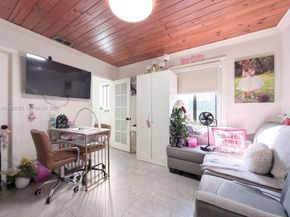 2241 SW 26th St, Miami FL 33133