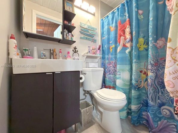 2241 SW 26th St, Miami FL 33133