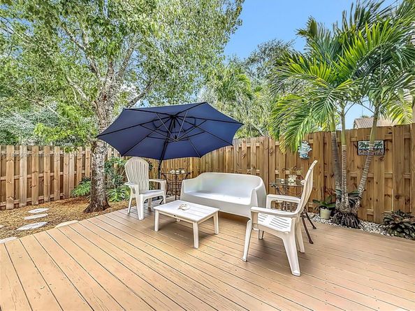 15329 SW 51st St, Davie FL 33331