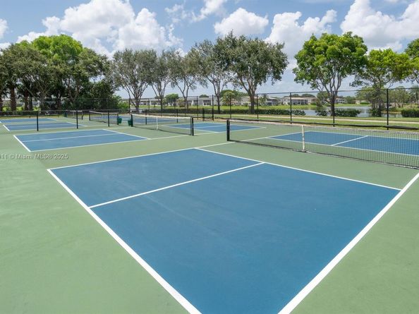 126 Canterbury  E 126, West Palm Beach FL 33417