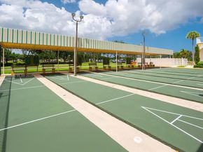 126 Canterbury  E 126, West Palm Beach FL 33417